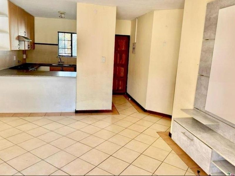 3 Bedroom Apartment for Sale - Photo 8