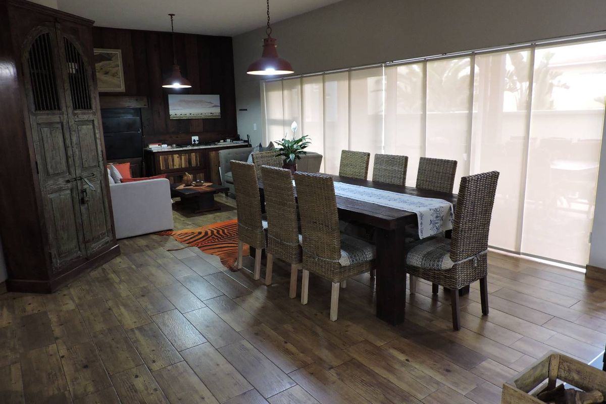 FOR SALE - TRIPLE-STOREY WATERFRONT HOME IN SWAKOPMUND WITH 4 LUXURIOUS EN-SUITE BEDROOM - Photo 3