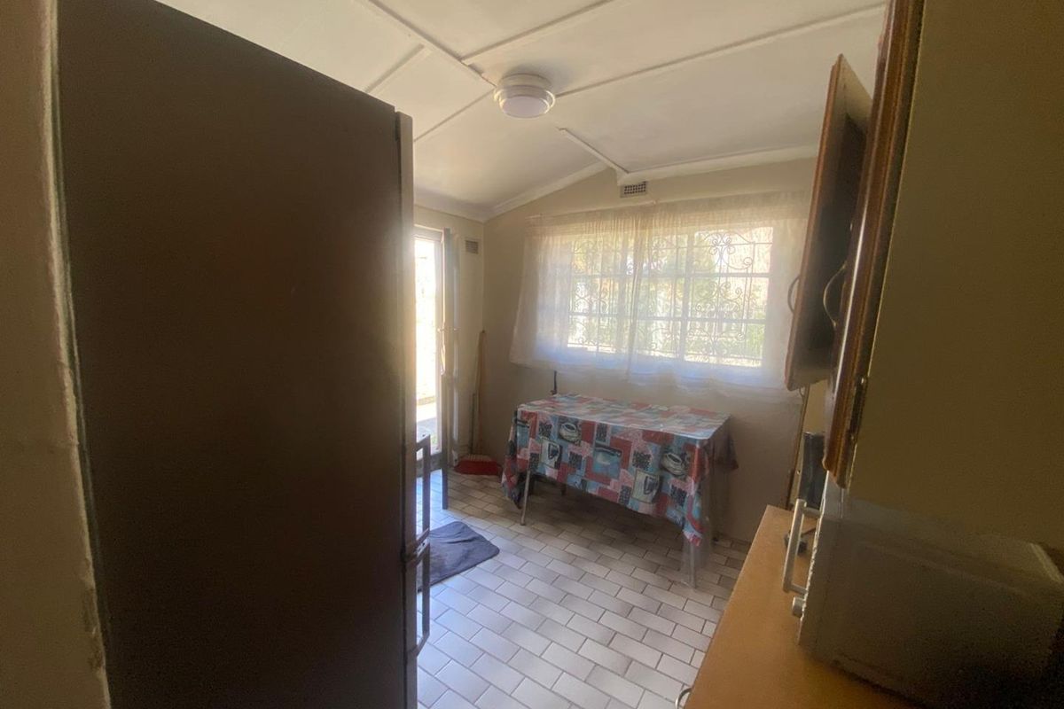 2 Bedroom House for Sale in Umlazi H Section - Photo 5
