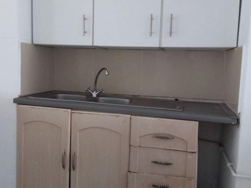 Cozy Bachelor Pad in Prime Location – Act Fast! - Photo 6