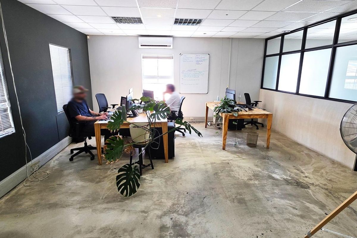 Modern First Floor Office in Westlake Business Park - Photo 4