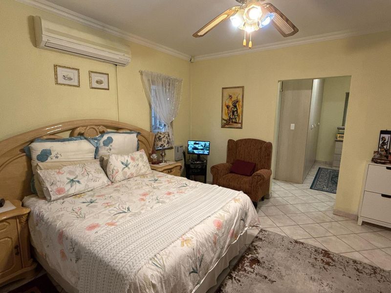 This beautiful home in a quiet street offers comfort and security, ideal for a family home - Photo 7