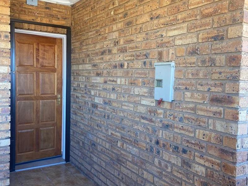 2 Bedroom Townhouse - Photo 10