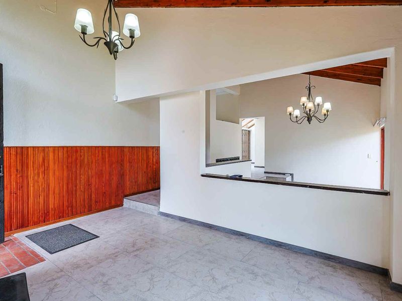 4 Bedroom Family Home in Secure Gated Cul-de-Sac. - Photo 8