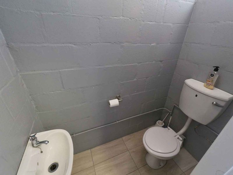 Secure Office Space To Let near Century City - Photo 5