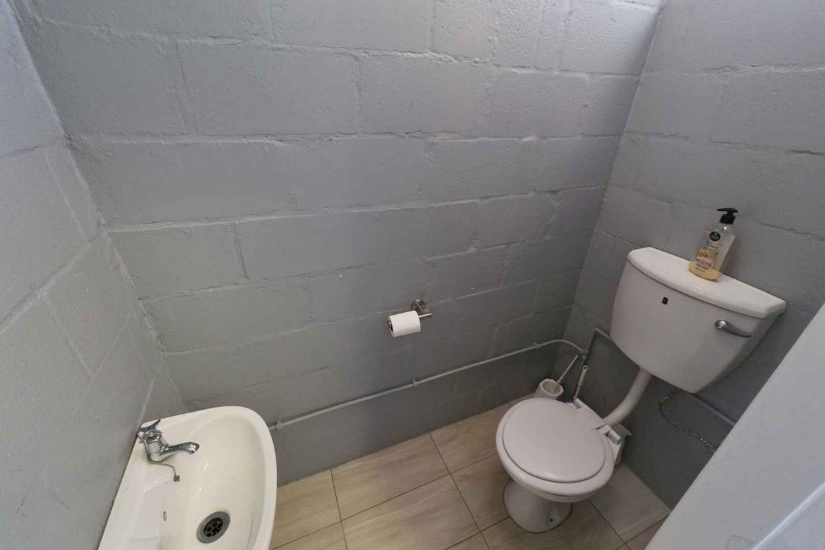 Secure Office Space To Let near Century City - Photo 5