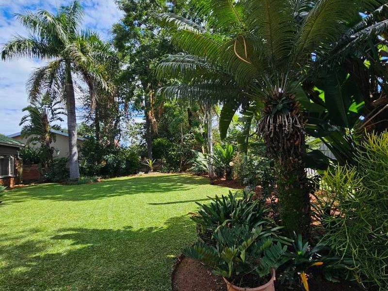 4 bedroom house with solar panels and swimming pool for sale - Photo 3