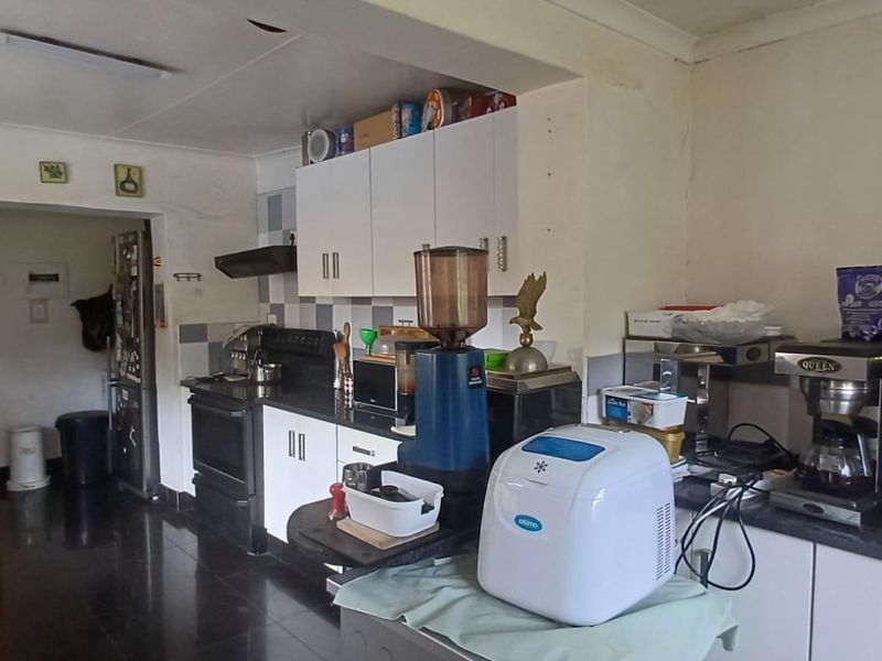 A lovely 3 bedroom 3 bathroom house! - Photo 4