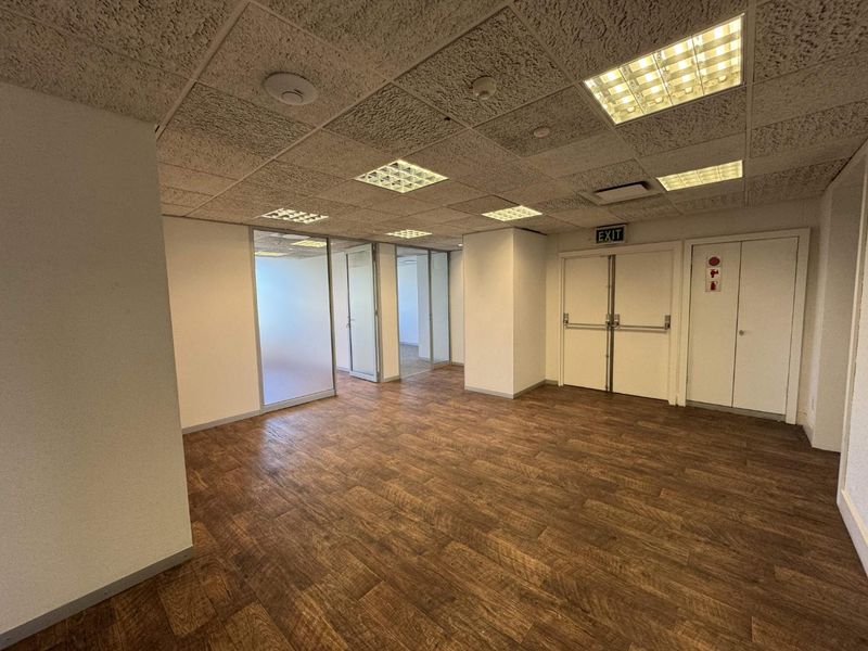 LIMITED OPPORTUNITY | TOP-TIER OFFICE IN SOUGHT-AFTER PAARL ADDRESS - Photo 8