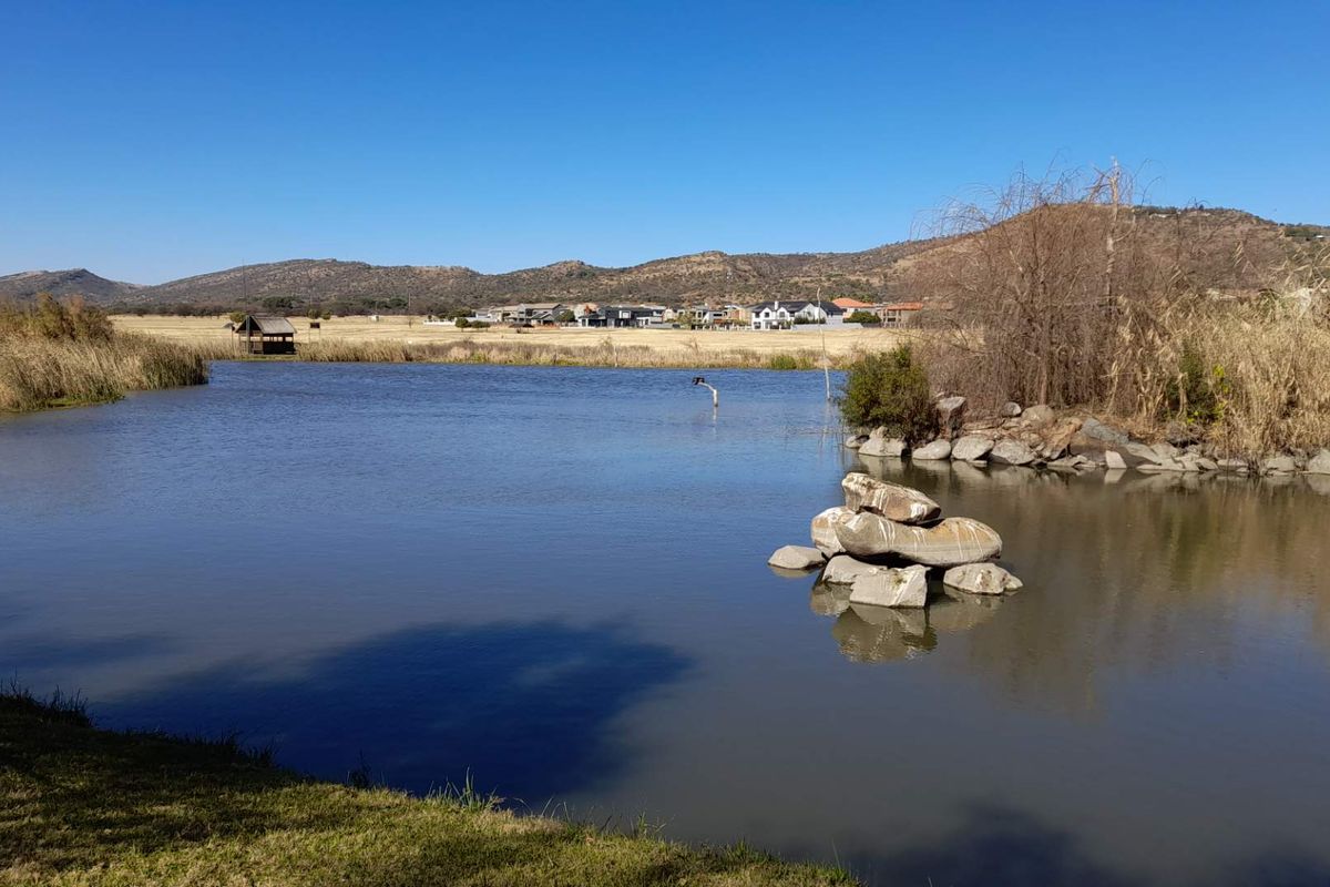 Prime 4,175m2 Stand in Xanadu Estate with Stunning Mountain Views - Photo 3