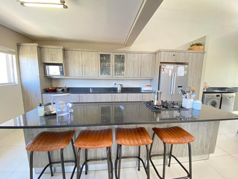 4 Bedroom House For Sale in Elisenheim - Photo 10