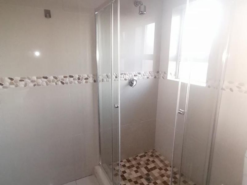 3 BEDROOM APARTMENT FOR SALE IN MOREHILL EXT 2 - Photo 10