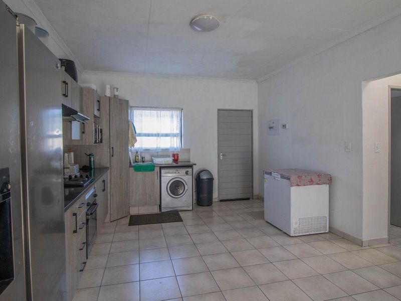 Beautiful apartment in a secure complex for sale - Photo 4