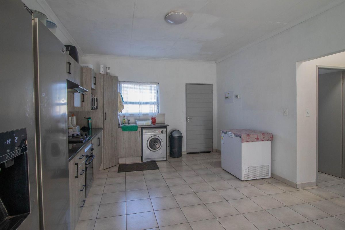 Beautiful apartment in a secure complex for sale - Photo 4