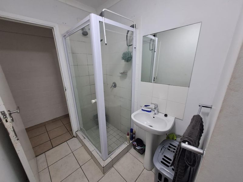 Secure & Convenient One-Bedroom Apartment in Grand Central Apartments - Photo 9
