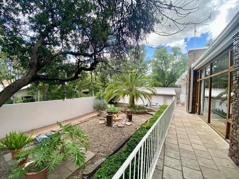 MODERN GUESTHOUSE FOR SALE IN SUIDERHOF - Photo 5