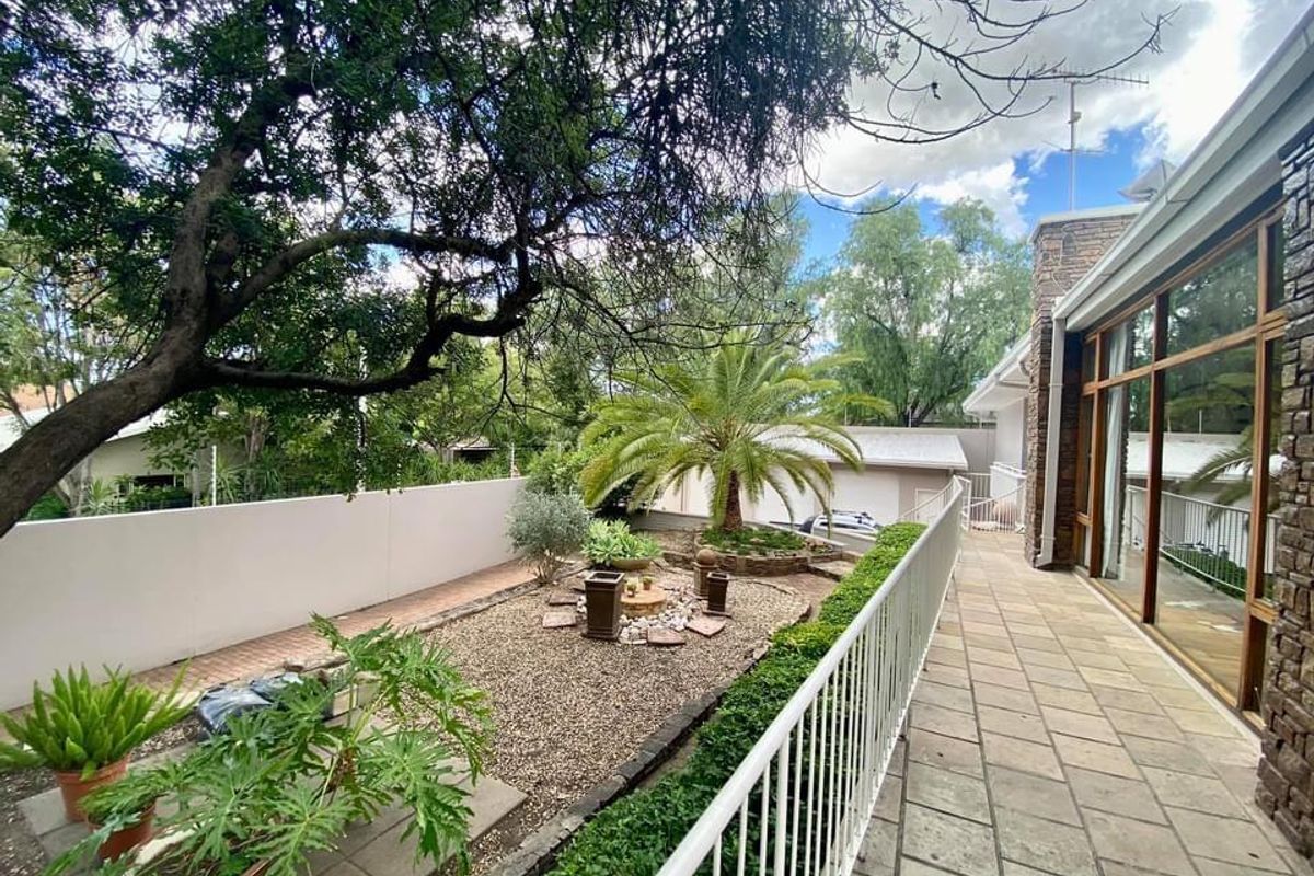 MODERN GUESTHOUSE FOR SALE IN SUIDERHOF - Photo 5