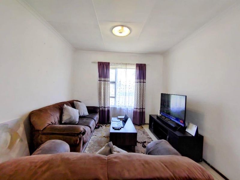 Modern 1st floor 1-Bedroom Unit in Prestigious Parklands Estate (Parkrand, Boksburg) - Photo 8