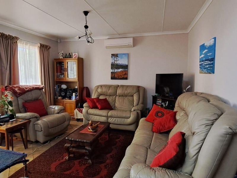 Charming Facebrick Full Title Townhouse in a Popular Complex - Photo 6