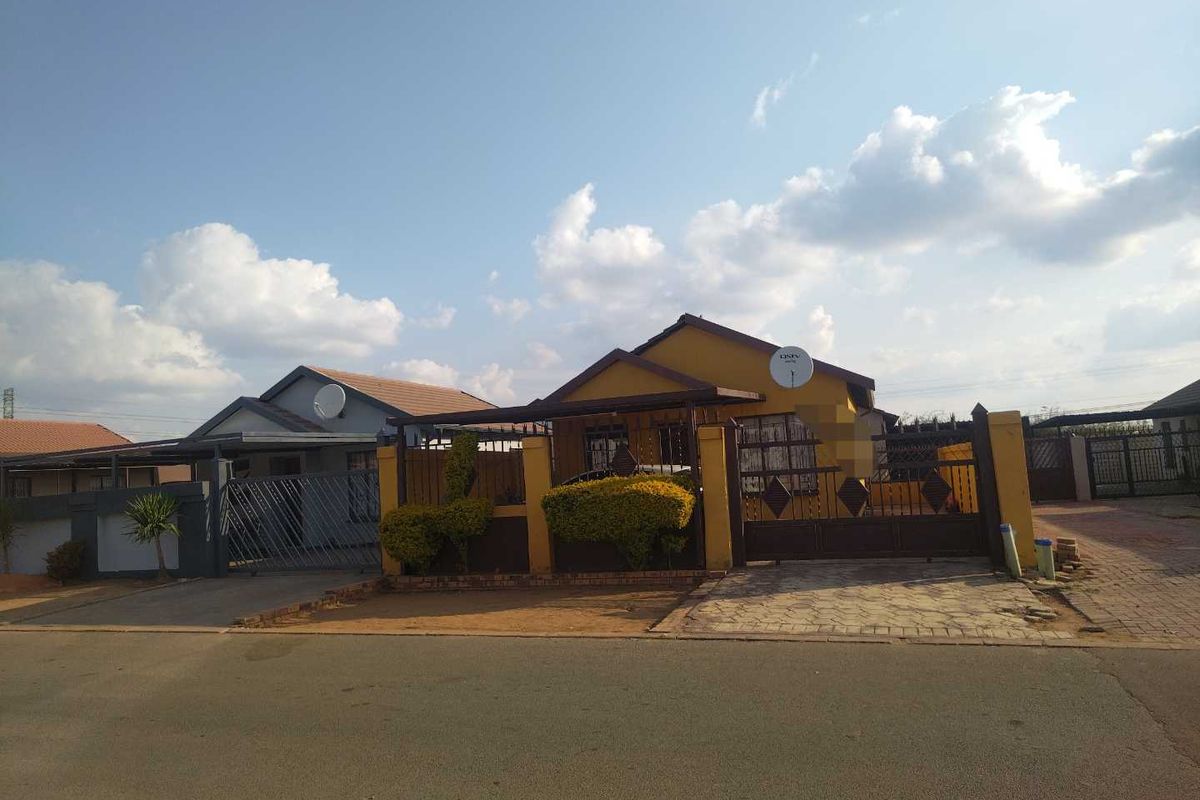 2 bedrooms house for sale in Soshanguve VV - Photo 2