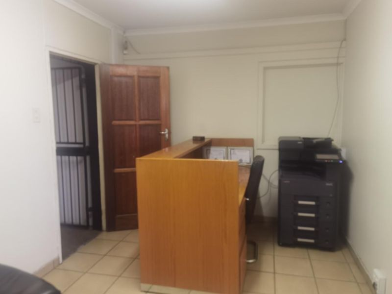 Commercial property for sale in monument road kempton park - Photo 8