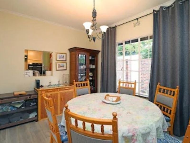 2 Bedroom Duplex Townhouse in beautiful complex - Photo 6