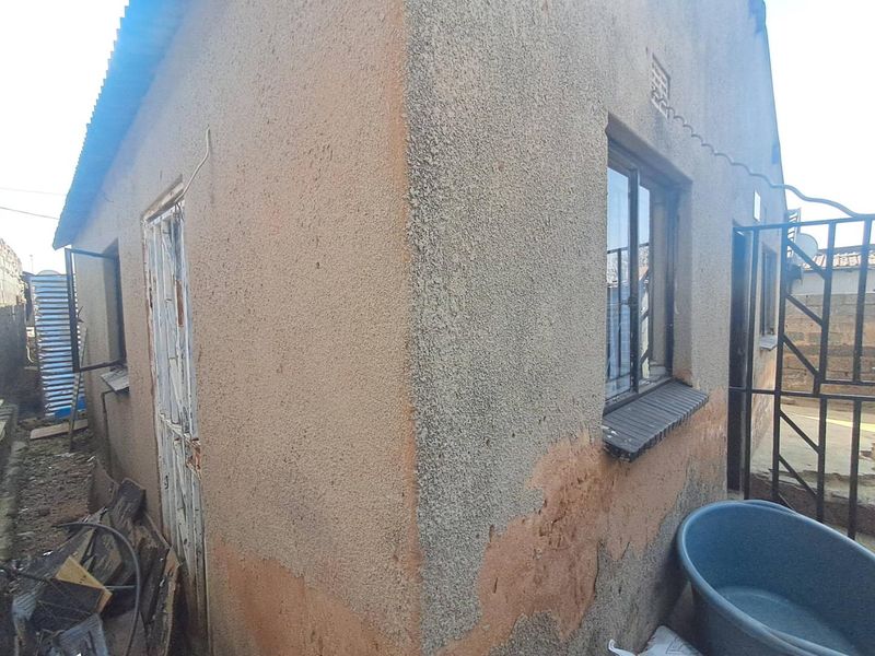 2 Bedroom House In Ivory Park - Photo 8