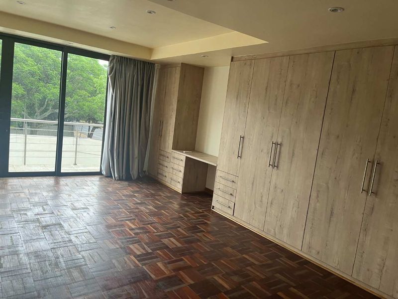 Luxury 5 Bedroom Modern Home for Sale in Bedfordview Estate – Pool, Balconies & Premium Finishes - Photo 9