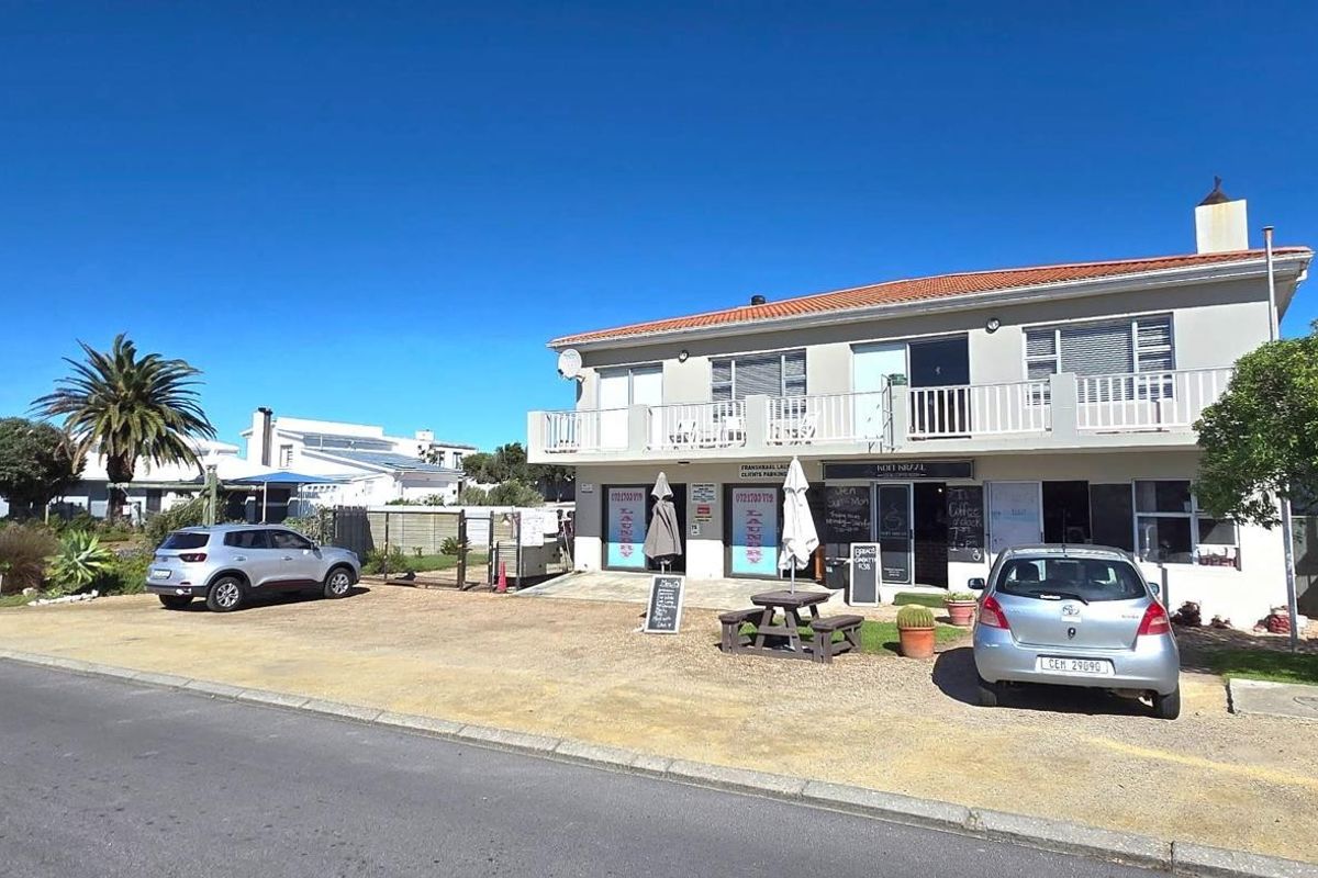 Property with Shops, Apartments, and Penthouse – Ideal for Investors, Developers, or Entrepreneurs! - Photo 4