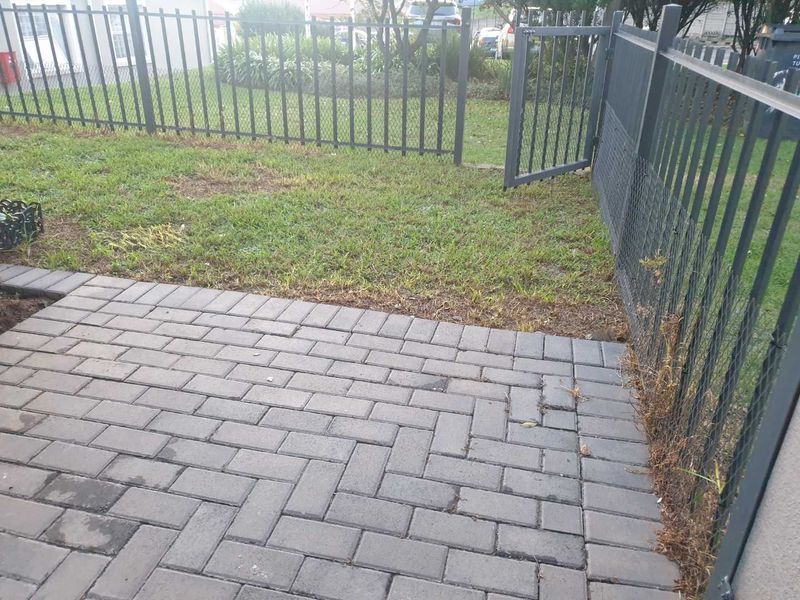 3 Bedroom unit with Private Garden - Photo 5