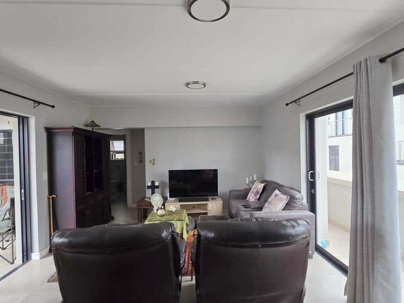 Charming Ground Floor Unit in Hartland Lifestyle Estate - Photo 8