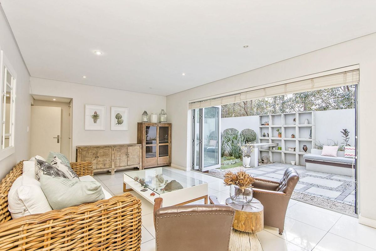Magnificent 3 Bed Cluster Home - Photo 3