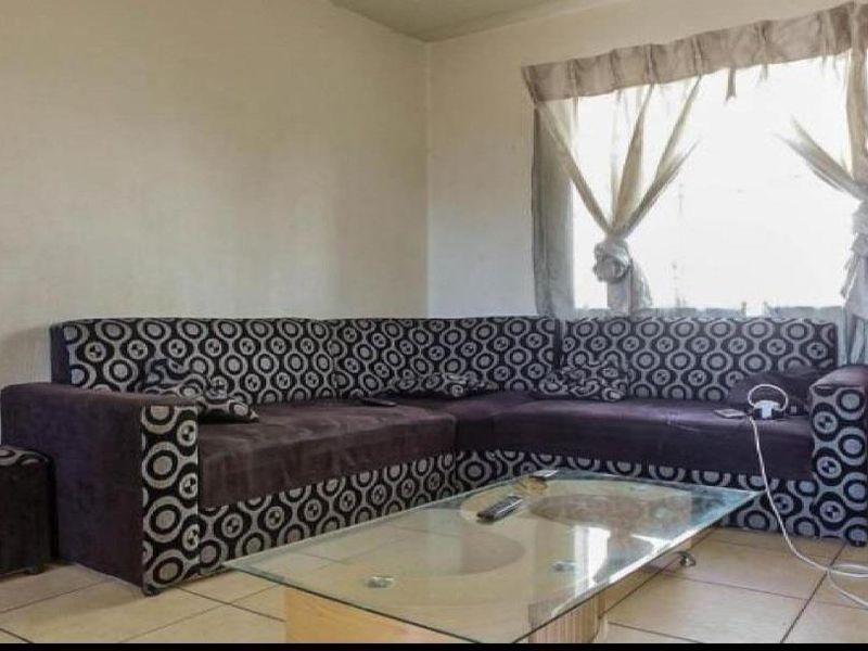 2 bedroom flat in Kempton Park - Photo 7