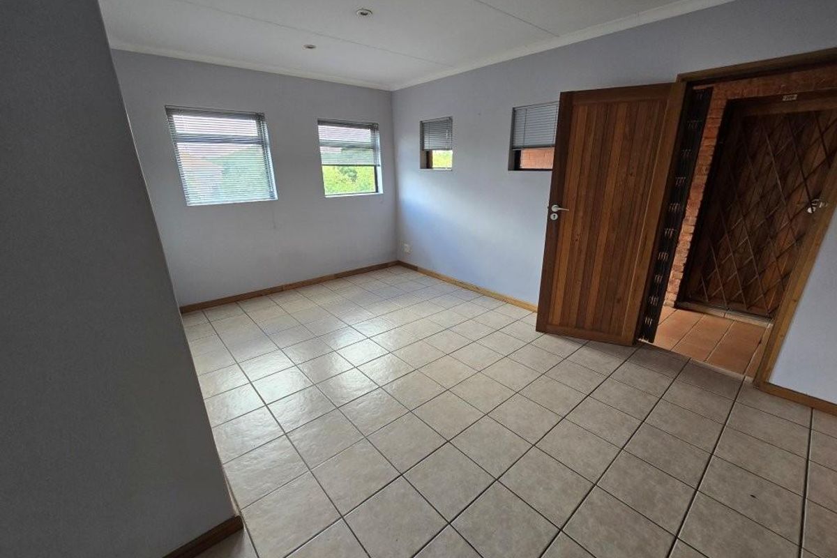 2 Bedroom to rent at The Circuits - Photo 4