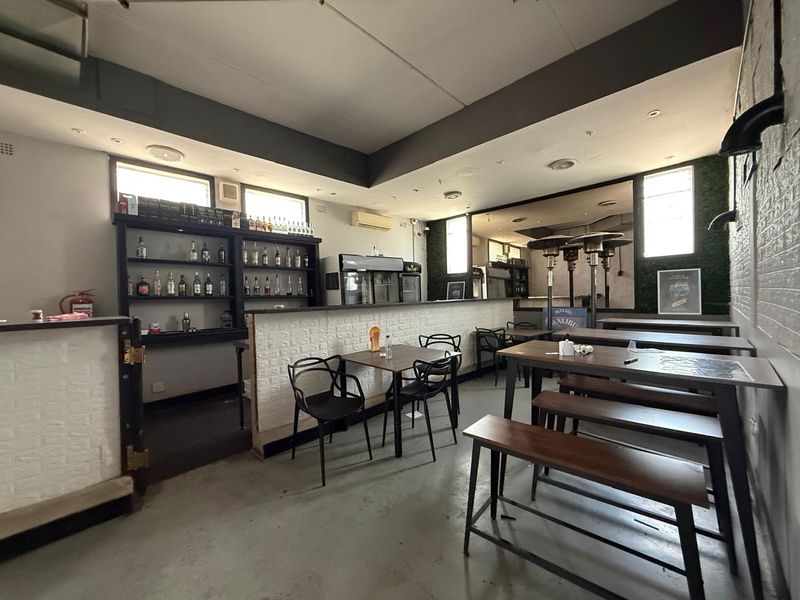 Prime Restaurant Space Available in Vibrant Greenside - Photo 2