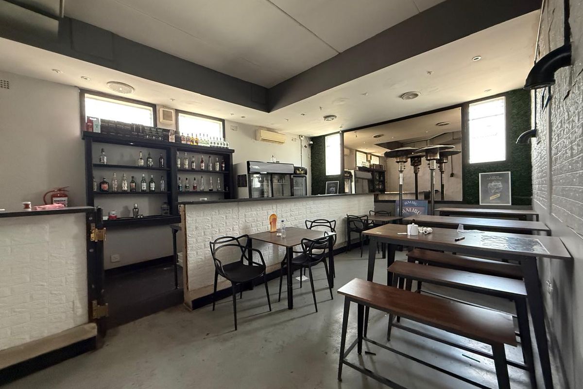 Prime Restaurant Space Available in Vibrant Greenside - Photo 2