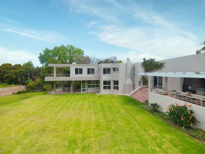 AN EXTRAORDINARY HOME - Photo 3