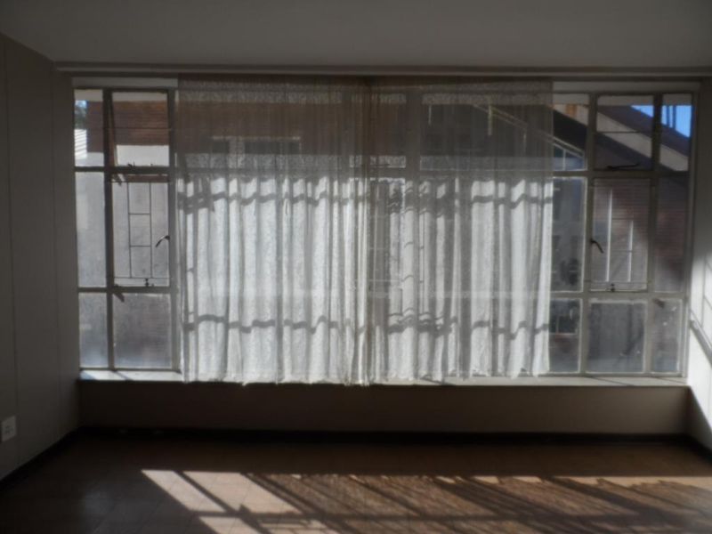 BACHELOR FLAT TO RENT IN ARCADIA - Photo 5