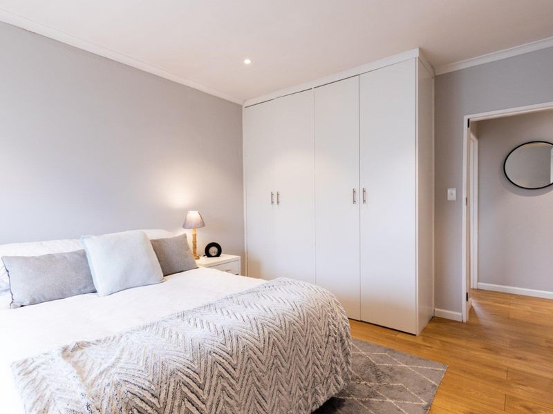 Spacious 2 bedroomed apartment in Kenilworth - Photo 10