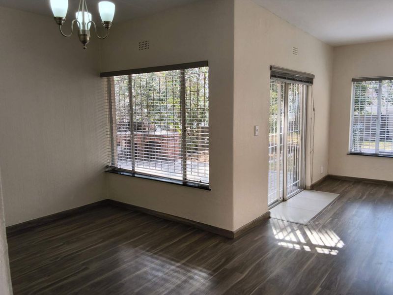 Spacious 3 Bedroom Duplex to rent in Bryanston West - Photo 6