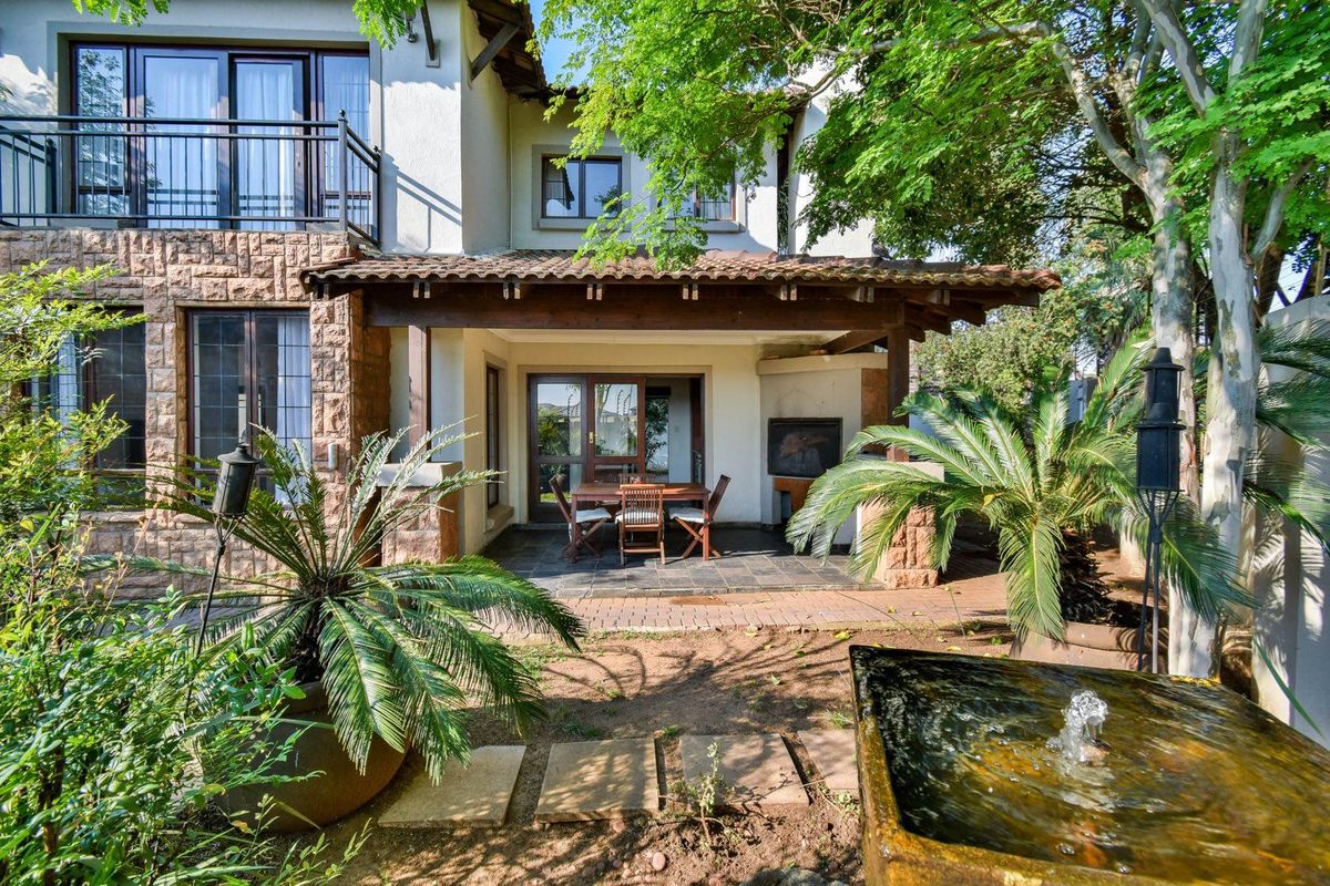 Immaculate Full-Title home in secuirity estate – Equestria - Photo 2