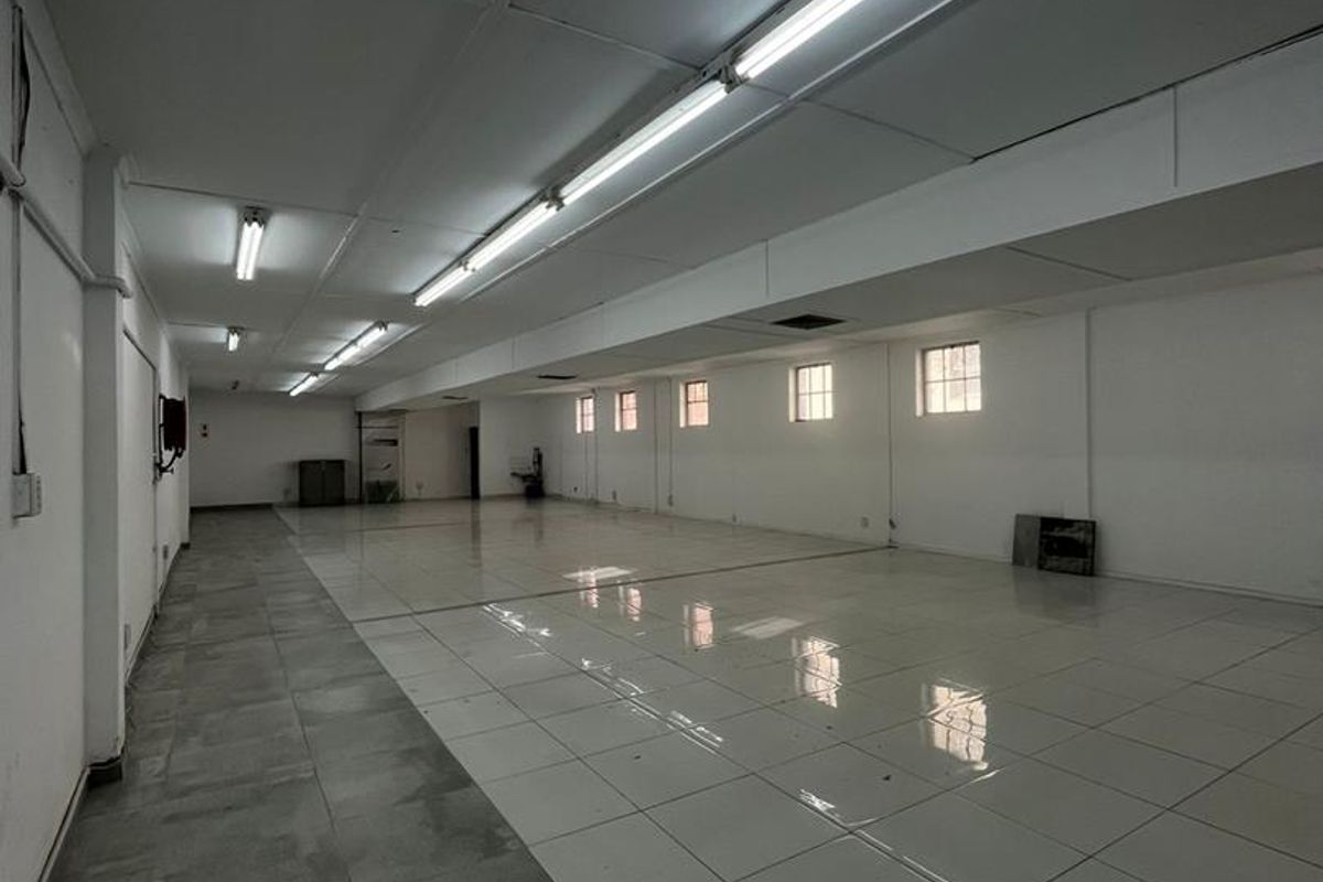 Unlock Business Potential in Our 200-250 sq.m Prime Location! - Photo 5