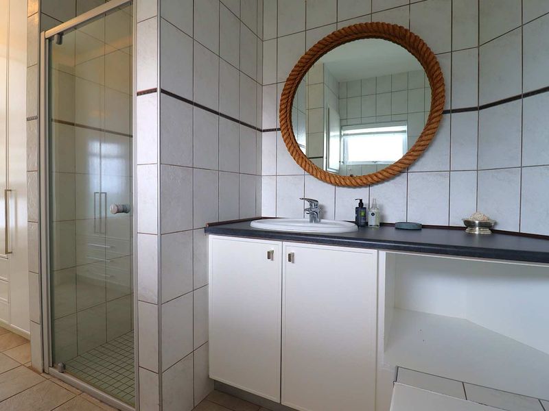 Seafront Fully Furnished Apartment for Rent - Swakopmund Centre - Photo 9