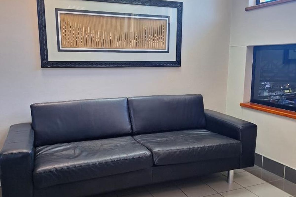 Office and Warehouse in best location Windhoek Central - Photo 2