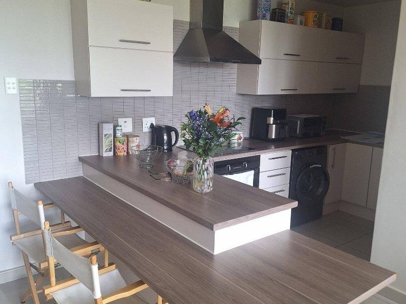 FOR SALE MOTH CENTER  N$1 100 000,00 cc reg - Photo 4