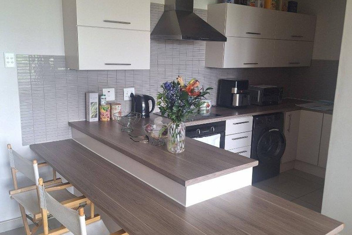 FOR SALE MOTH CENTER  N$1 100 000,00 cc reg - Photo 4