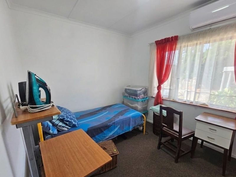 Bright and spacious 3-bedroom unit available in a very popular area on the Bluff! - Photo 8