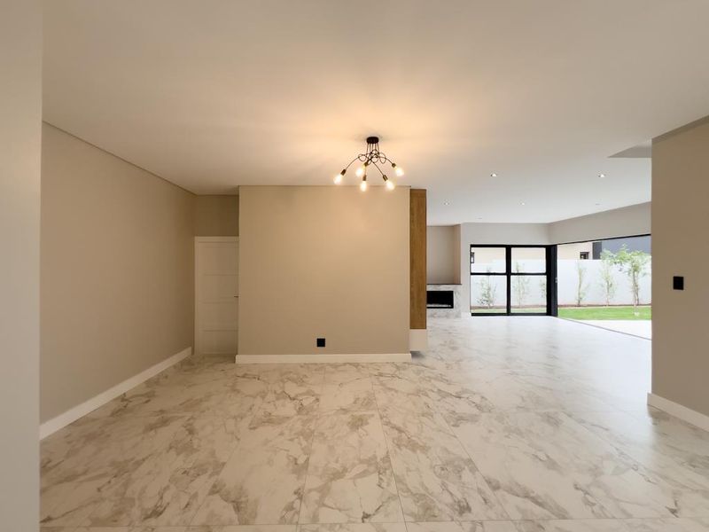 Cinema, Boma, Pool & Endless Luxury Living - Photo 9