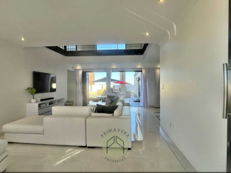 5 Bedroom Double-Storey House For Sale in Mile 4, Ext. 1, Swakopmund - Photo 2