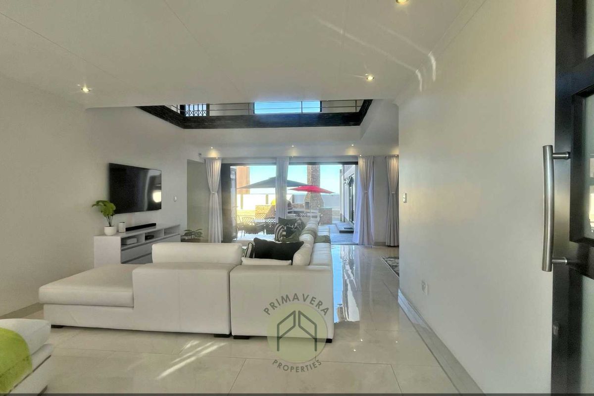 5 Bedroom Double-Storey House For Sale in Mile 4, Ext. 1, Swakopmund - Photo 2